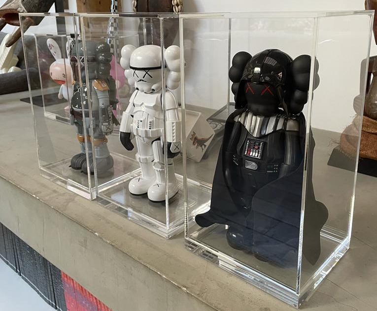 Mobilier en plexiglas Paris